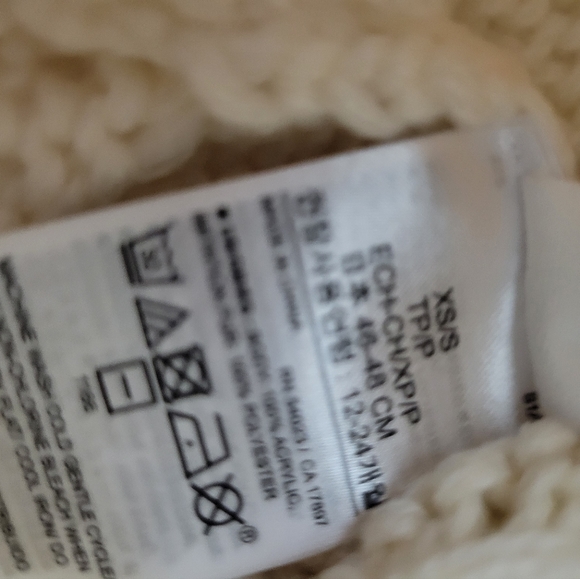 TODDLER CABLE KNIT POOF BEANIE HAT - Picture 3 of 4